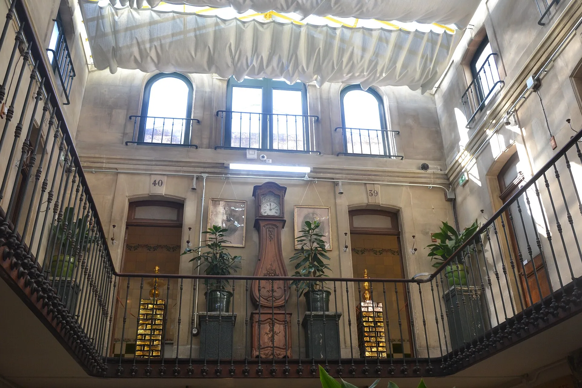 The inner atrium of the Bains Pommer in Avignon