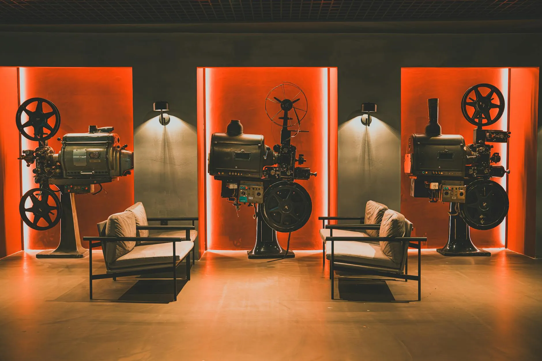 Sièges rouges d'une salle de cinéma